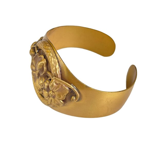Retro Vintage Floral Embossed Gold-Toned Cuff Bracelet With Round Detai - Picture 3 of 6